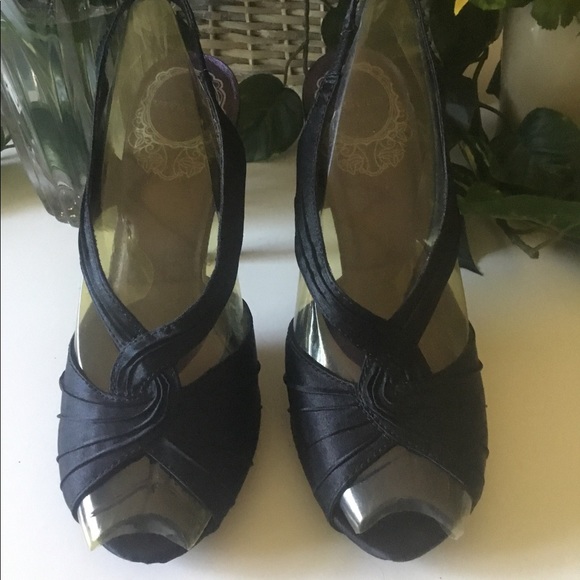 Vigoss Black Satin 5” High Heel Shoes Size 8M - Picture 3 of 8